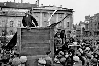 Lenin: masový vrah, syfilitik a bigamista nesnášel Rusy. Ke konci života lezl bezmocně po čtyřech - Médium.cz